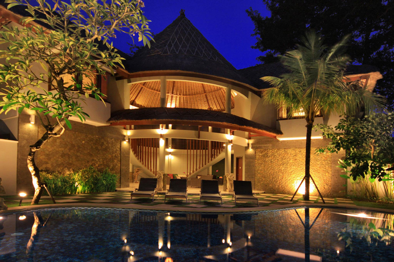 Exterior 2
