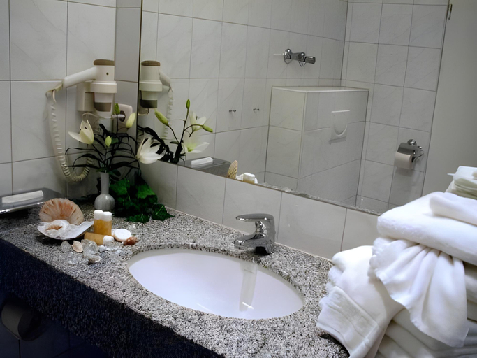 Bathroom 3, Hotel Alexandersbad, Wunsiedel im Fichtelgebirge