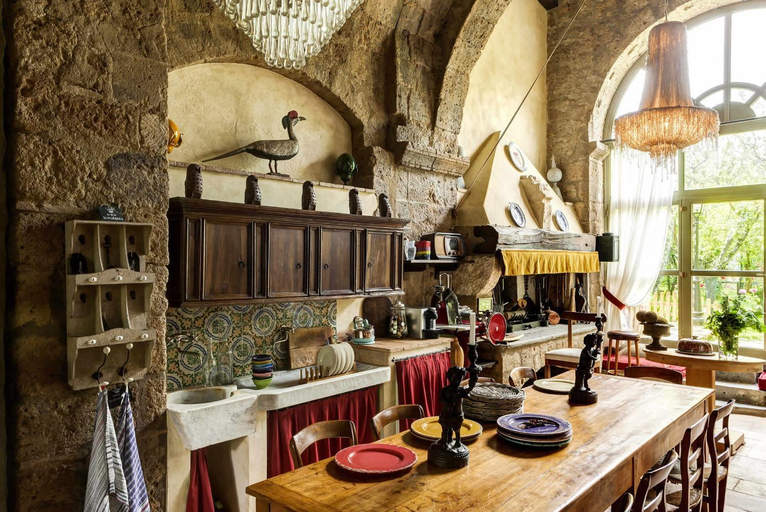 Food & Drinks 5, Corte della Maestà Antiche Residenze, Viterbo