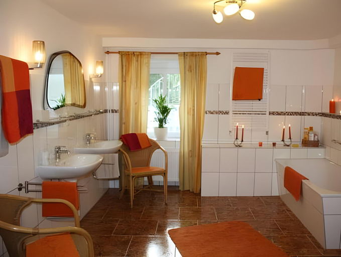 Bathroom 2, The Avalon Hotel, Schwerin