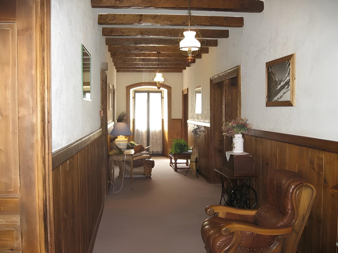 Others 5, Hotel la Pointe Percee, Haute-Savoie