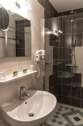 Bathroom 3