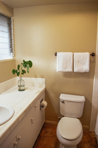 Bathroom 4, Napili Village Hotel, Maui