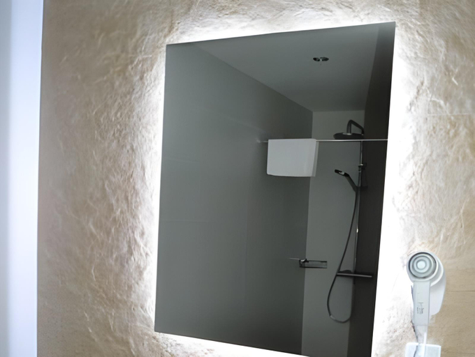 Bathroom 4, Sand Martin, Mladá Boleslav