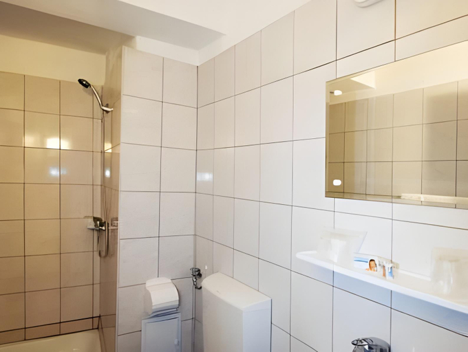 Bathroom 4, Hotel Sanda, Mangalia
