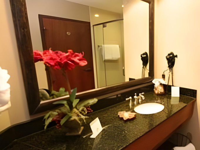 Bathroom 5, The Inn at Christmas Place, Sevier