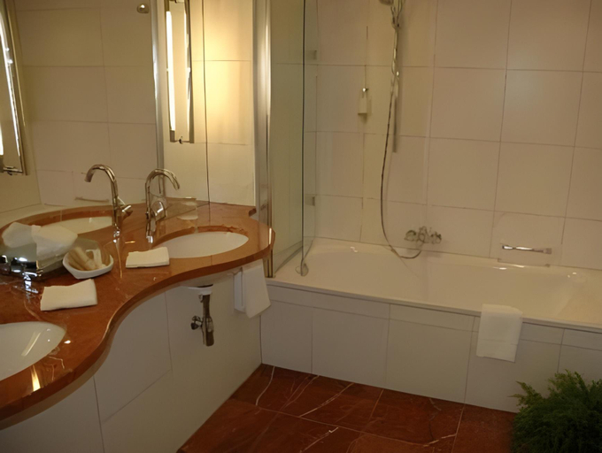 Bathroom 3, Altstadthotel Messerschmitt, Bamberg