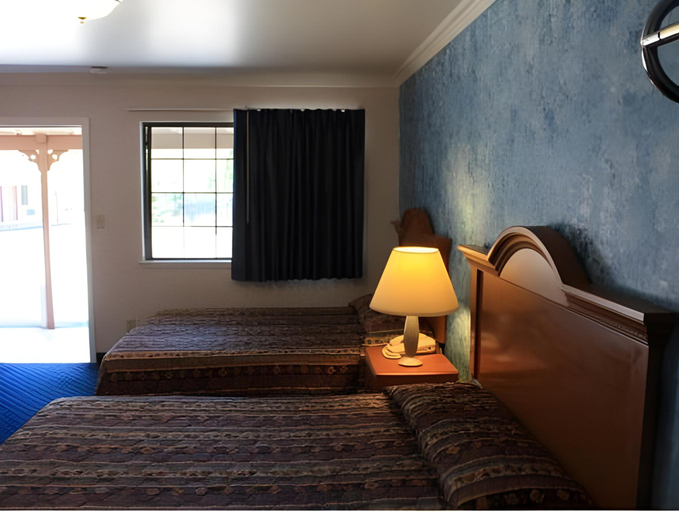 Bedroom 2, Mother Lode Motel, El Dorado