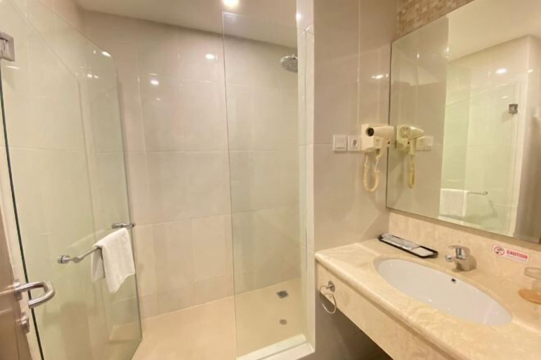 Bathroom 19