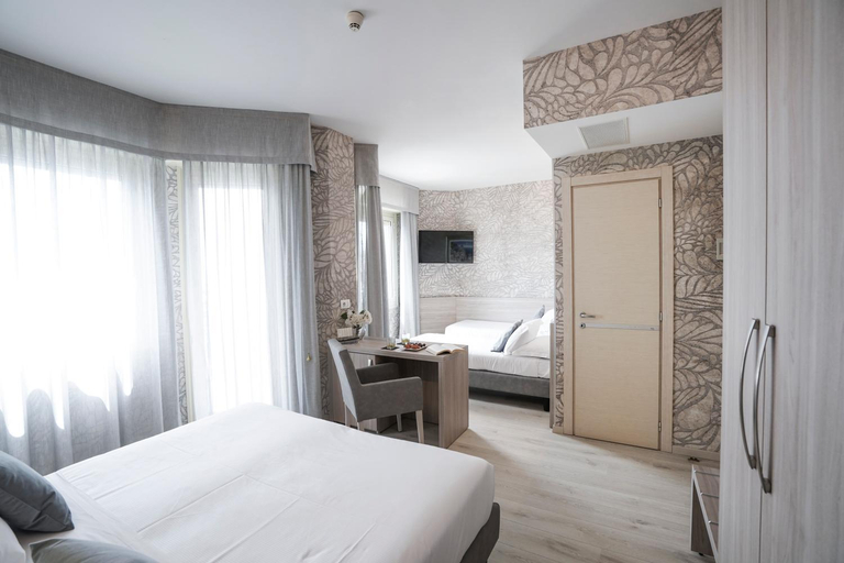 Bedroom 12
