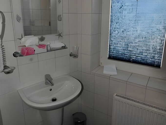 Bathroom 4, Hotel Stadt Reinfeld, Stormarn