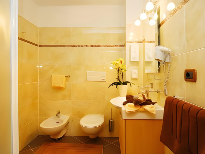 Bathroom 4, Hotel Garni Savoy, Bolzano