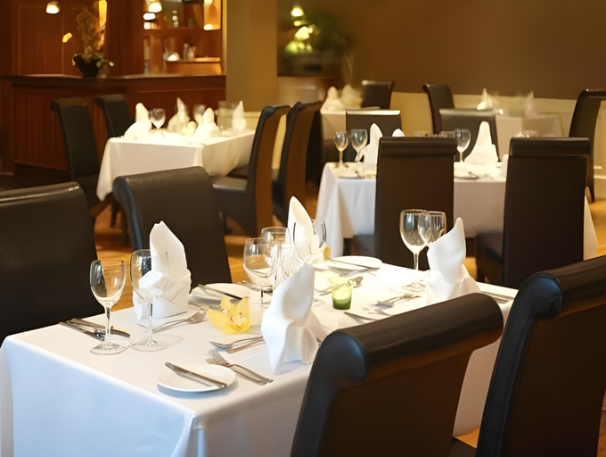 Food & Drinks 5, Brook Lane Hotel