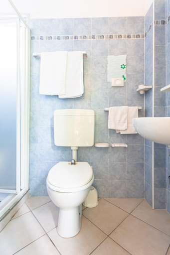 Bathroom 12