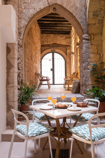 Food & Drinks, Ramon Llull House, Baleares
