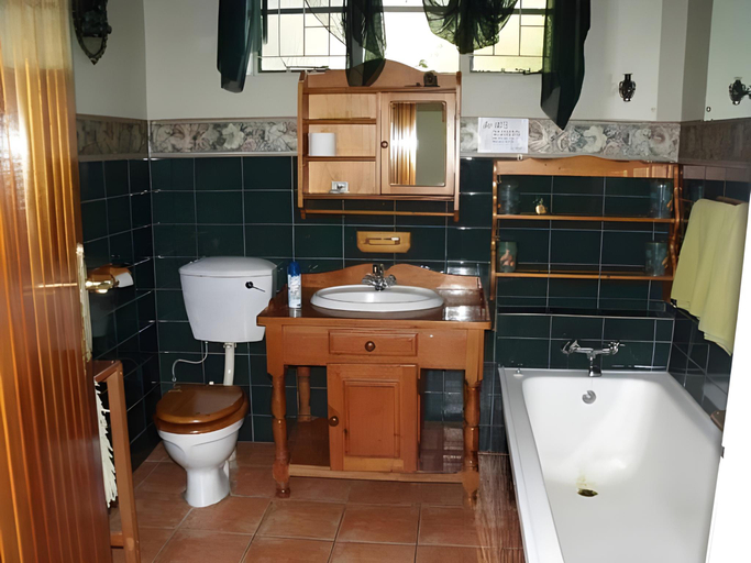 Bathroom 4, The Ultimate Lodge, Vhembe