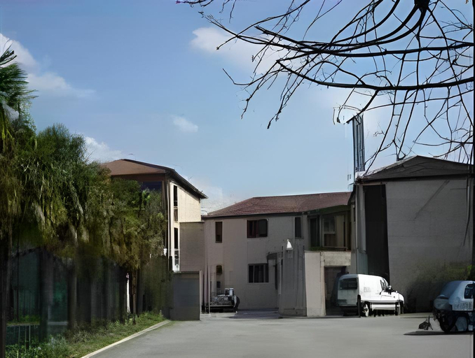 Exterior & Views