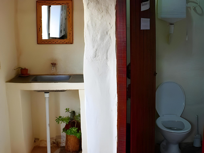 Bathroom 2, El Sol Hostel de Humahuaca, Humahuaca