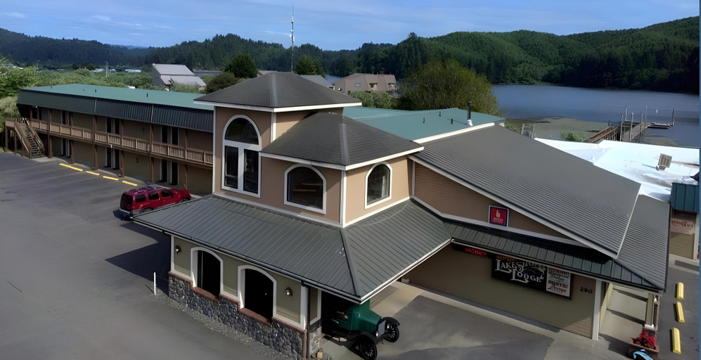 Exterior & Views