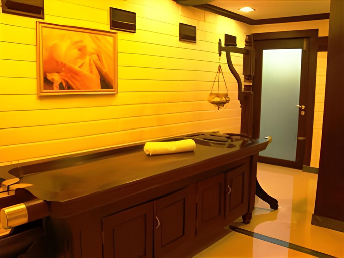 Bathroom, Hotel Saas Tower, Ernakulam