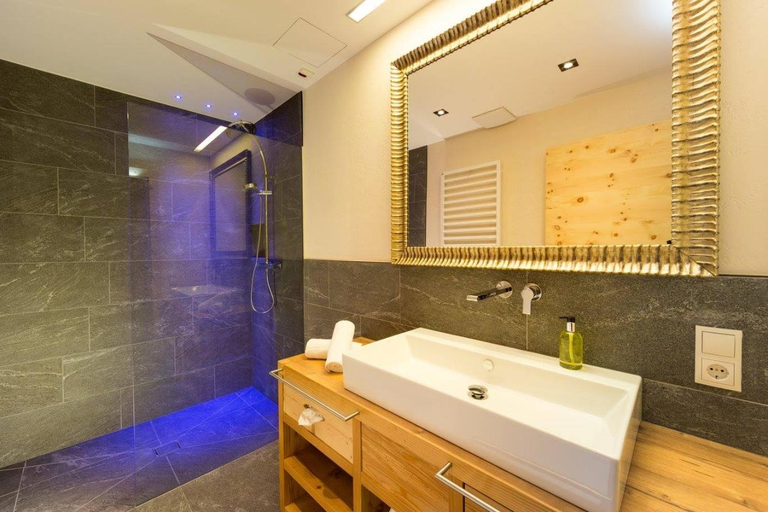 Bathroom 3, Anigglhof, Bolzano