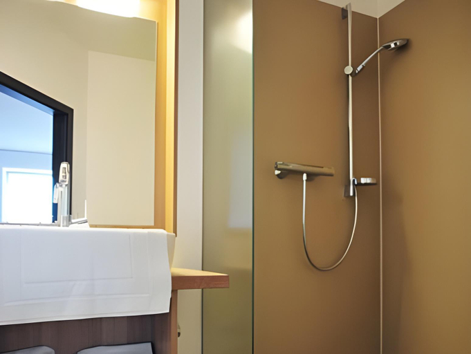 Bathroom 2, AUSZEIT DAS HOTEL Asbach-Baumenheim & AUSZEIT DAS RESTAURANT, Donau-Ries