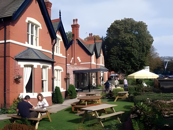 Others 3, Bawn Lodge, Cheshire West and Chester