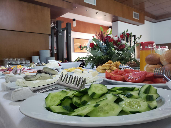 Food & Drinks 5, Hotel Antipatrea, Beratit