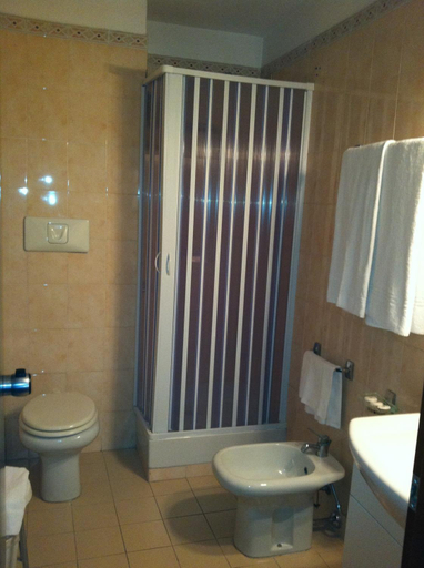 Bathroom 4, Residence Desenzano, Milano