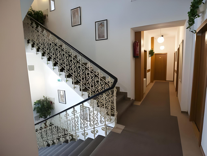 Others 5, Novomestsky hotel, Praha 1