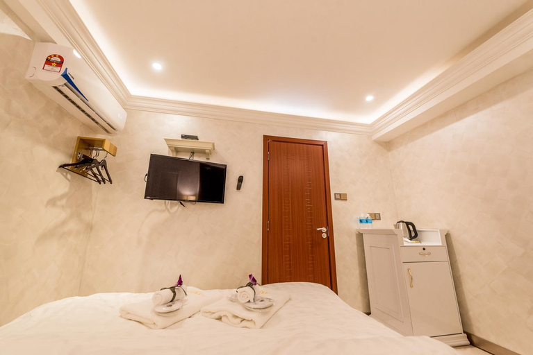 Bedroom 12