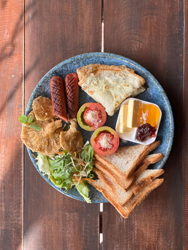 Food & Drinks 4, The Loris Manor, Nuwara Eliya