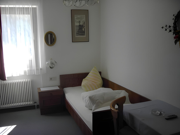 Bedroom 2, Gastehaus Emil, Imst