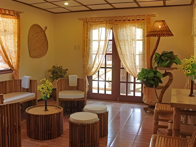 Public Area, Nataasan Beach Resort and Dive Center, Sipalay City