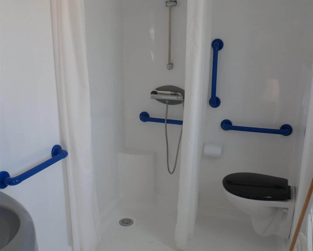 Bathroom 4, Camping des Rives des Corbieres, Aude