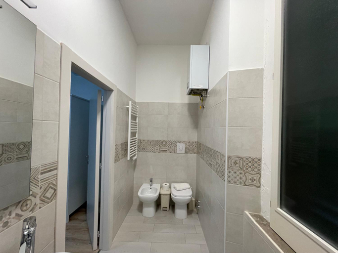 Others 5, Le Stanze di Max, Campobasso