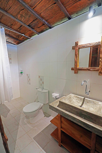 Bathroom 5, Salim Cottage, Lombok