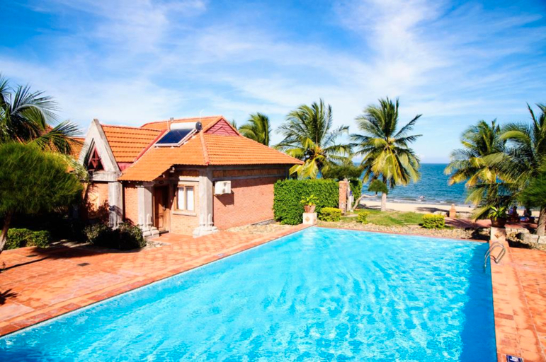 Swimming Pool 25
