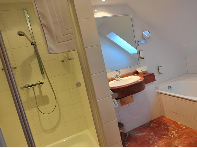 Bathroom 4, Hotel Alter Packhof, Göttingen