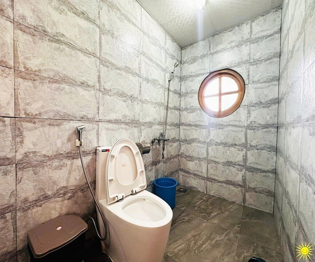 Bathroom 5, Otel Dalat, Đà Lạt
