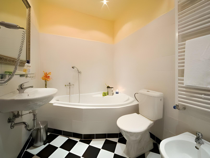 Bathroom, Hotel Rous, Plzeň