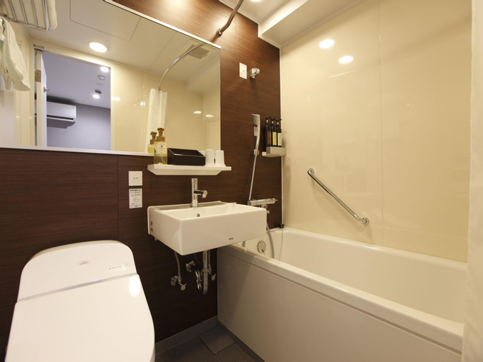 Bathroom 8