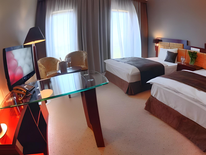 Bedroom 2, Hotel Alhar, Lubliniec