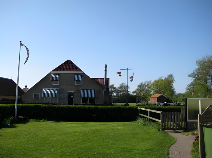 Others 3, De Cyprian Bed & Breakfast, Terschelling