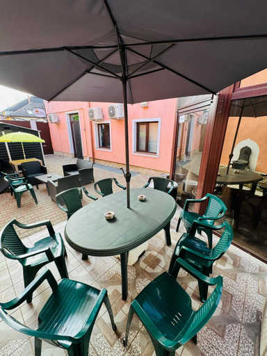 Food & Drinks 3, Central Hostel Partener, Oradea