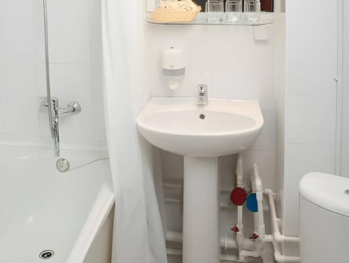 Bathroom 5, Vernisage on Ushinskogo, Vsevolzhskiy rayon