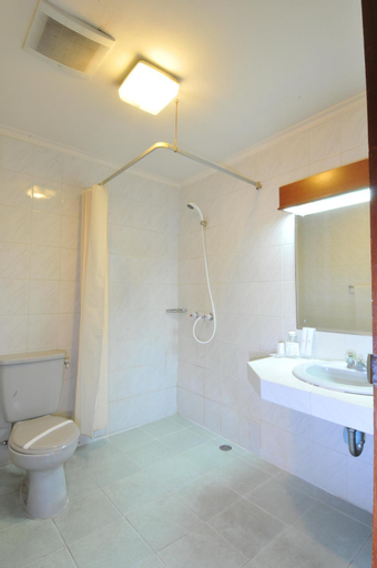 Bathroom 7