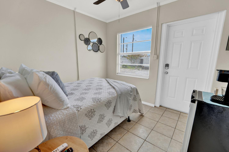 Bedroom 16