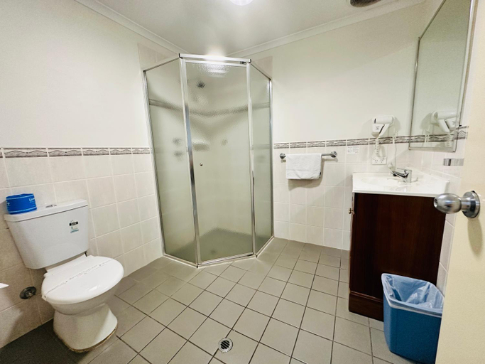 Bathroom 12