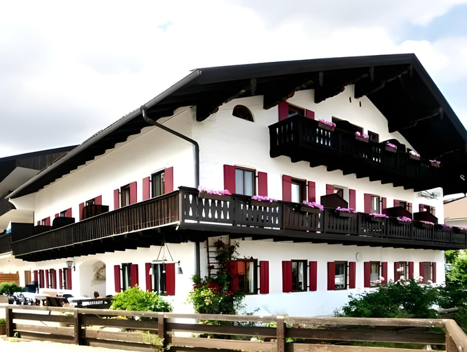 Exterior & Views 2, Hotel Chiemseepanorama, Rosenheim